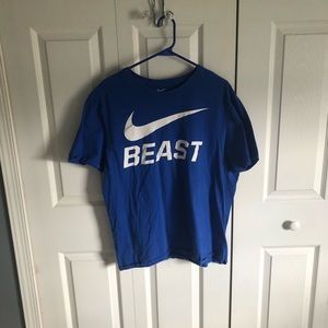 Xl Nike tee shirt no holes smoke free home